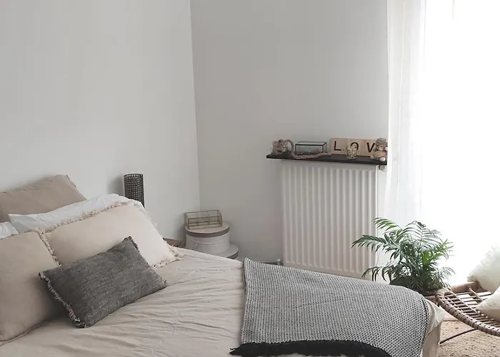 65m2 Proche Centre Ville, Parking Apartman *