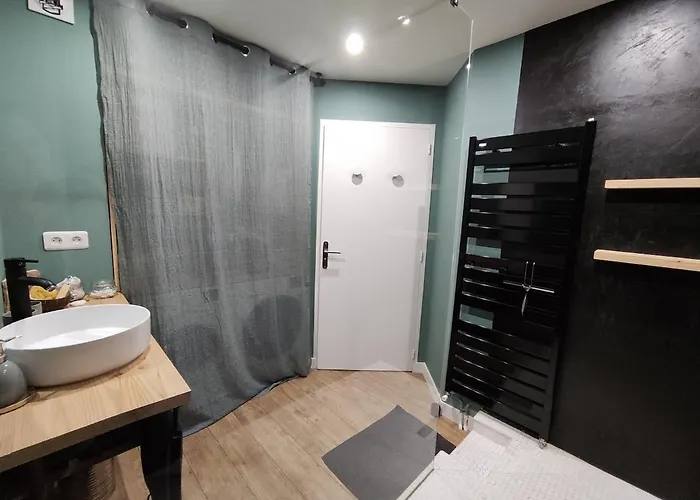 65m2 Proche Centre Ville, Parking *